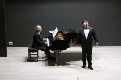 音乐学院副教授郑斌荣获国际声乐比赛第一名